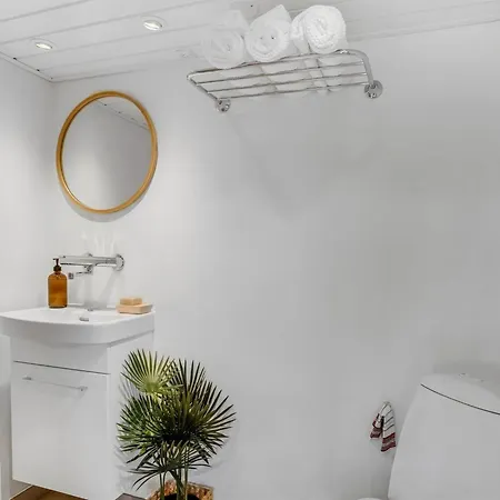 Athina - 200m From The Sea By Interhome *